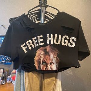FREE HUGS cropped tee w ripps